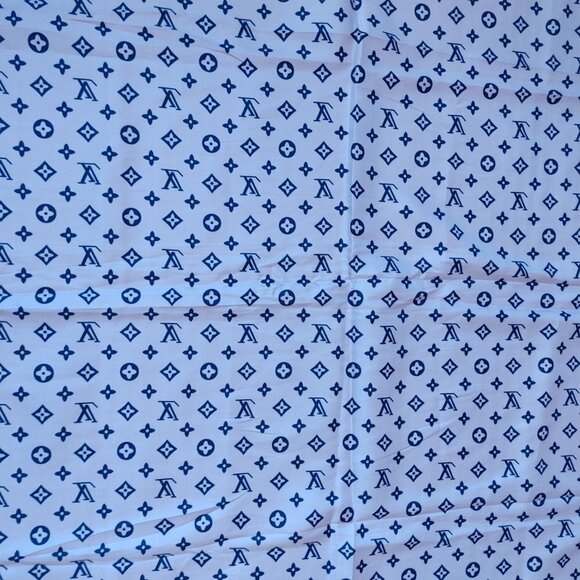 Vintage Louis Vuitton Scarf 100% Silk 38" x 41" Lilac/Navy - Picture 5 of 7